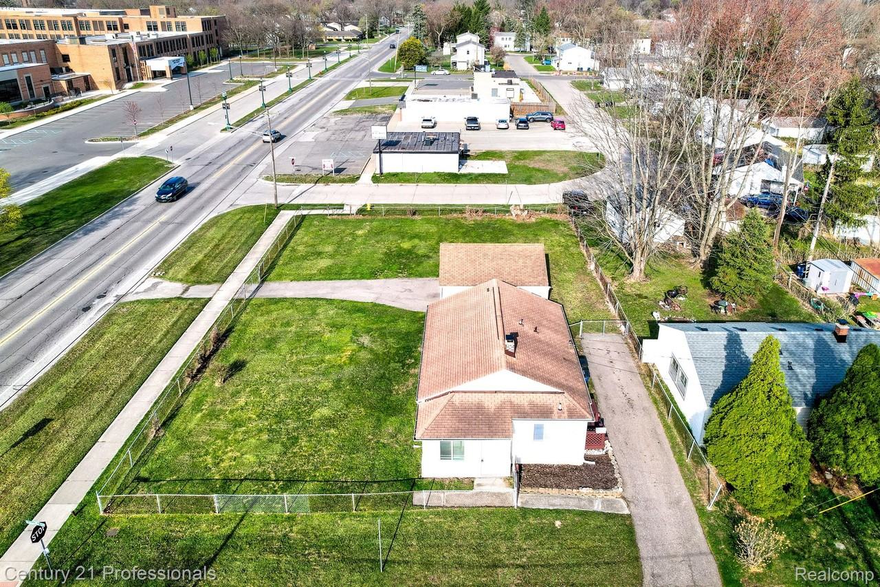 34038 Caseville Ct - Photo 2 of 37