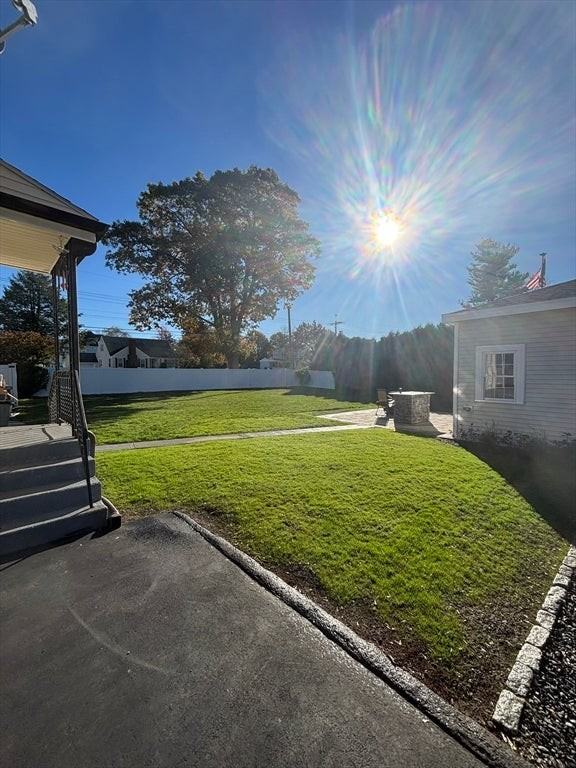 460 Burncoat St - Photo 3 of 19