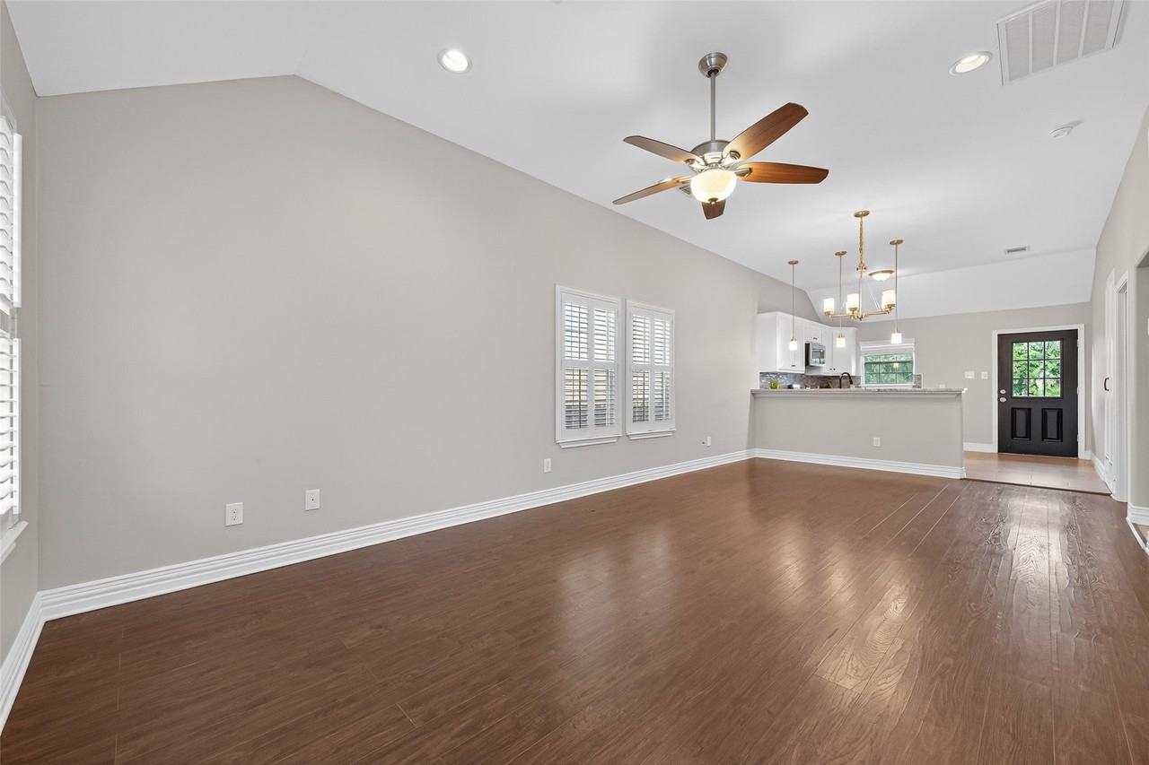 2509 Moreau St - Photo 3 of 21