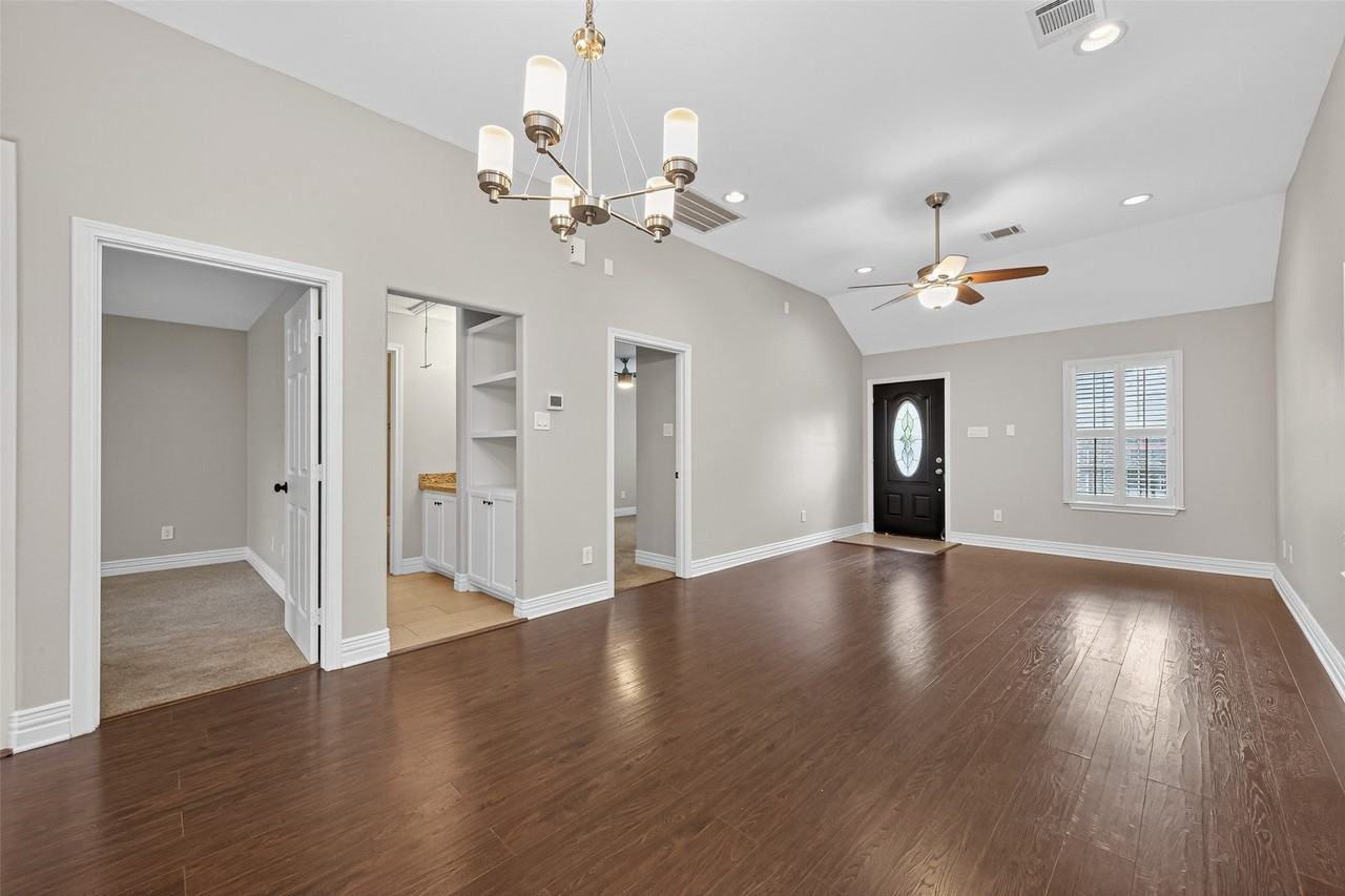 2509 Moreau St - Photo 5 of 21