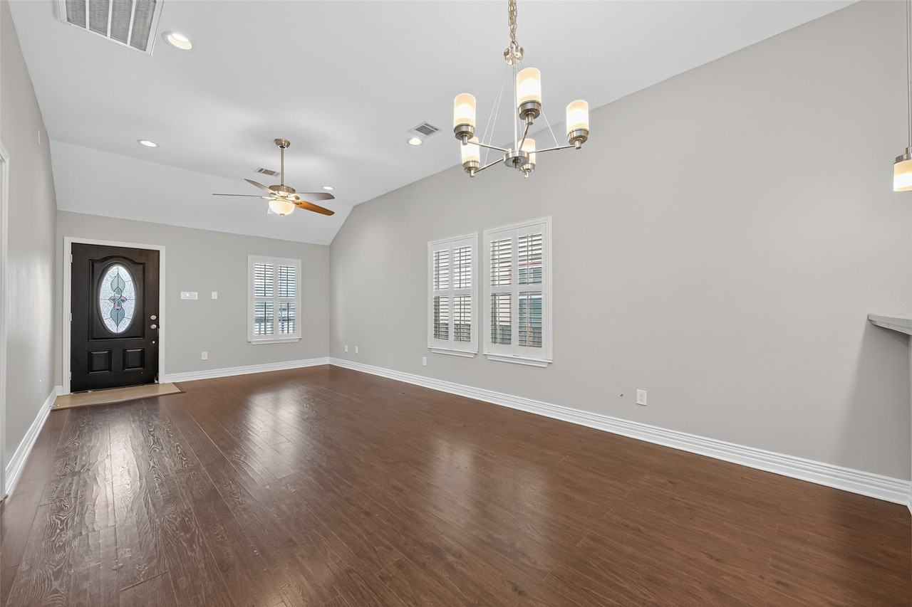 2509 Moreau St - Photo 6 of 21