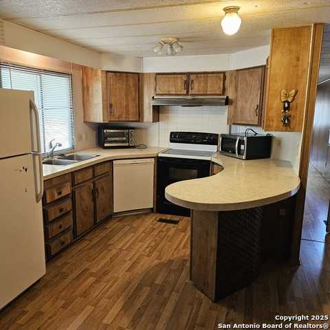 161 Green Valley Street - Photo 5 of 16