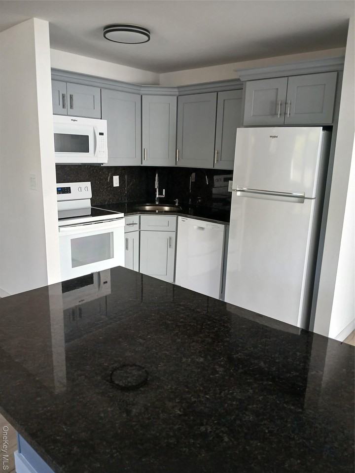 4 Mercury Ave - Photo 4 of 4