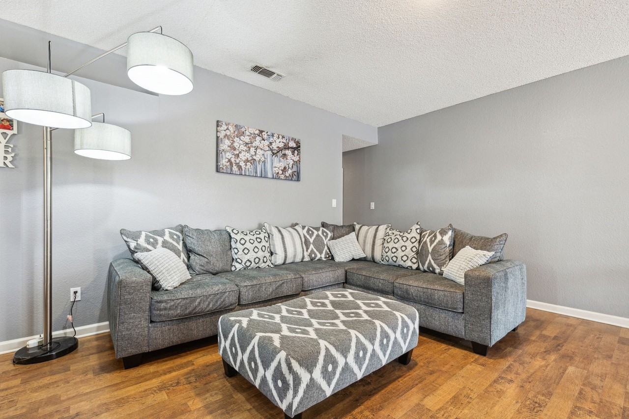 2707 Yorkfield Ct - Photo 6 of 25