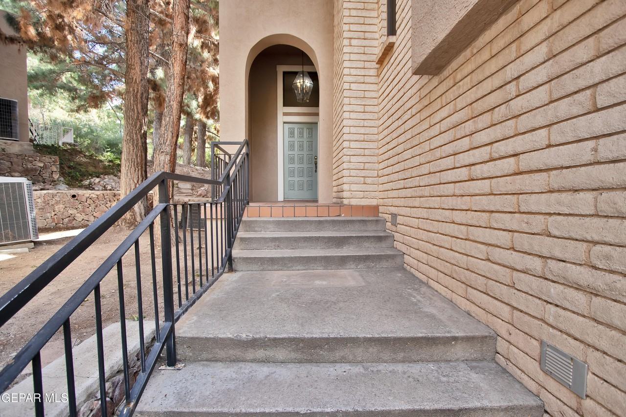 5710 Mira Grande Dr - Photo 7 of 50