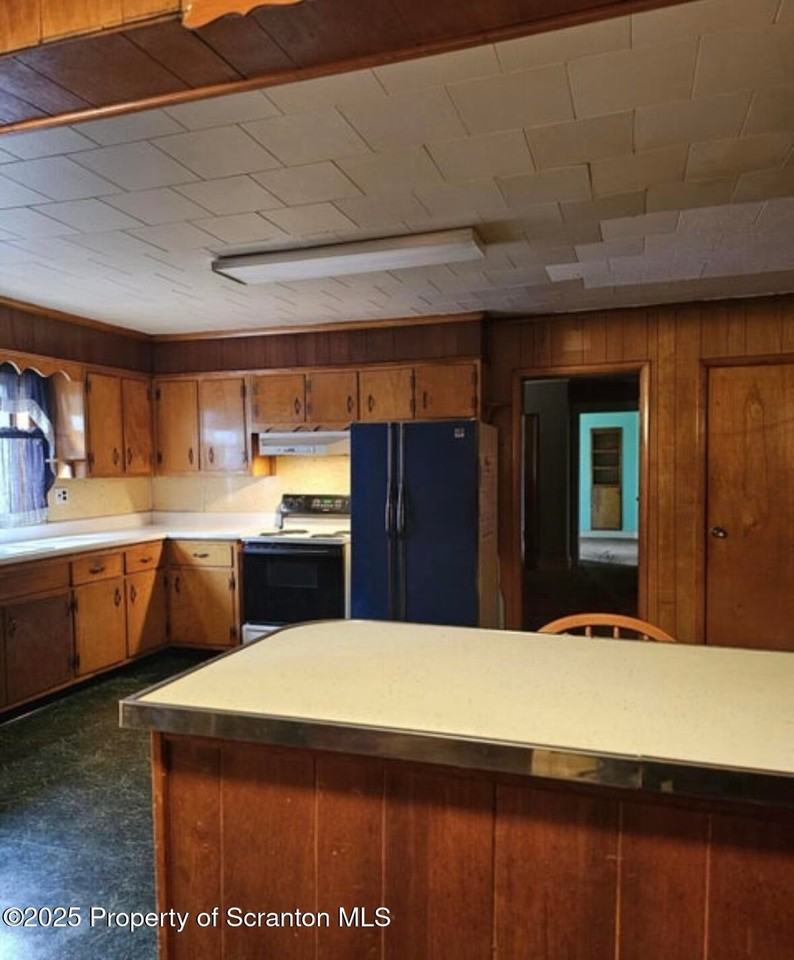 719 Prospect Ave - Photo 2 of 6