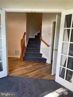 1531 Oakley Ln - Photo 5 of 32