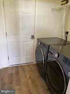 1531 Oakley Ln - Photo 7 of 32