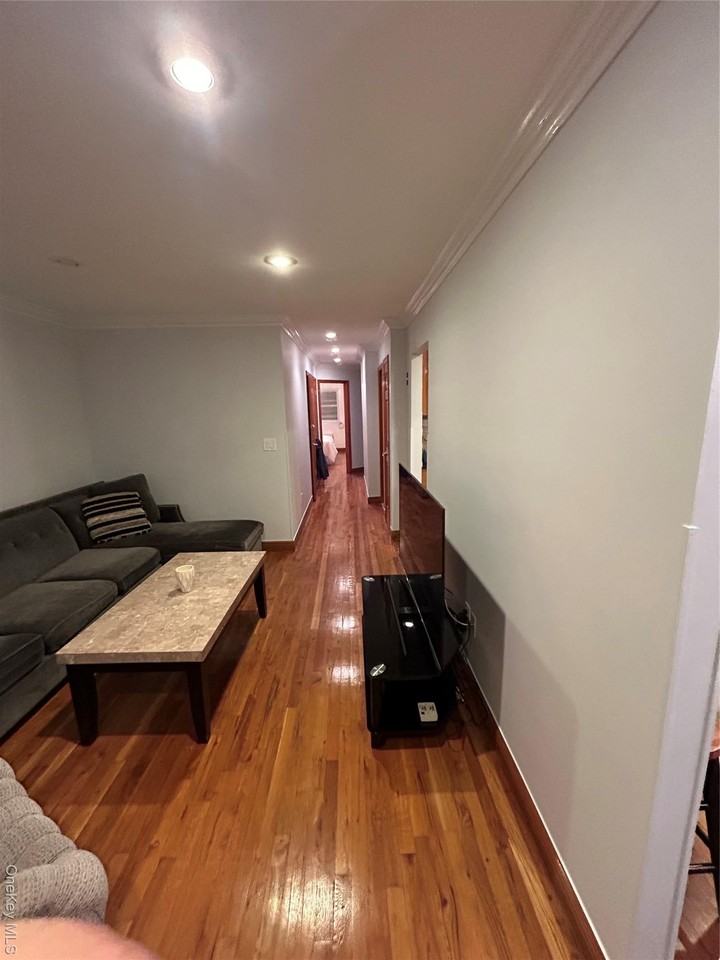 5926 Linden St - Photo 6 of 16