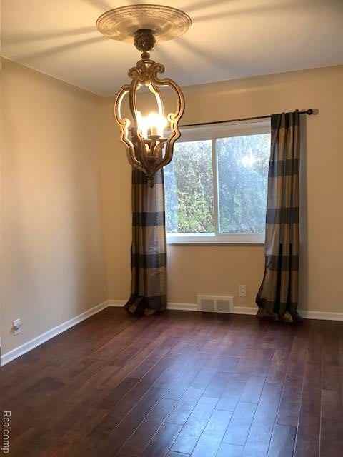732 Harcourt Rd - Photo 7 of 25