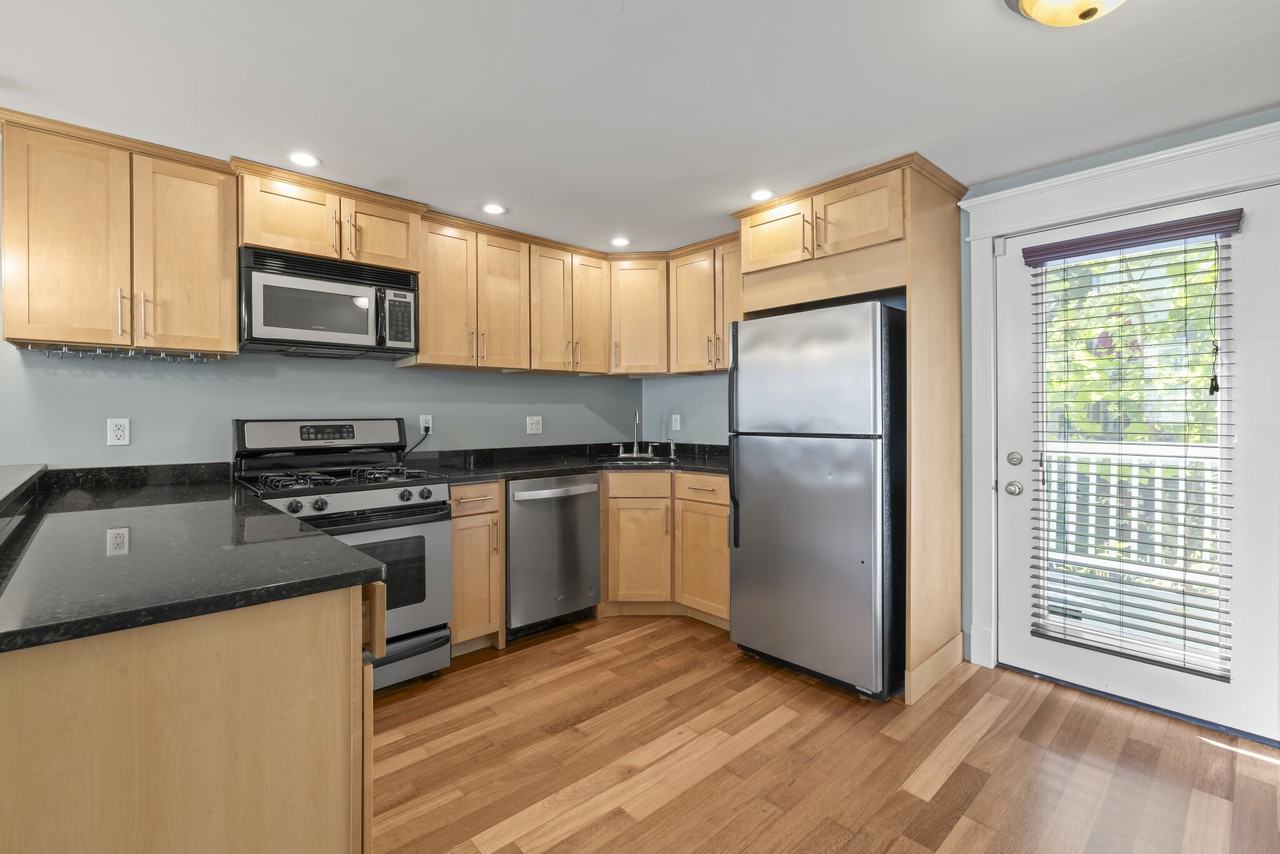 45 Ward St - Photo 7 of 16