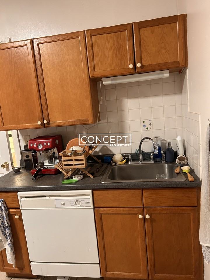 25 Pratt St #1 - Photo 7 of 12