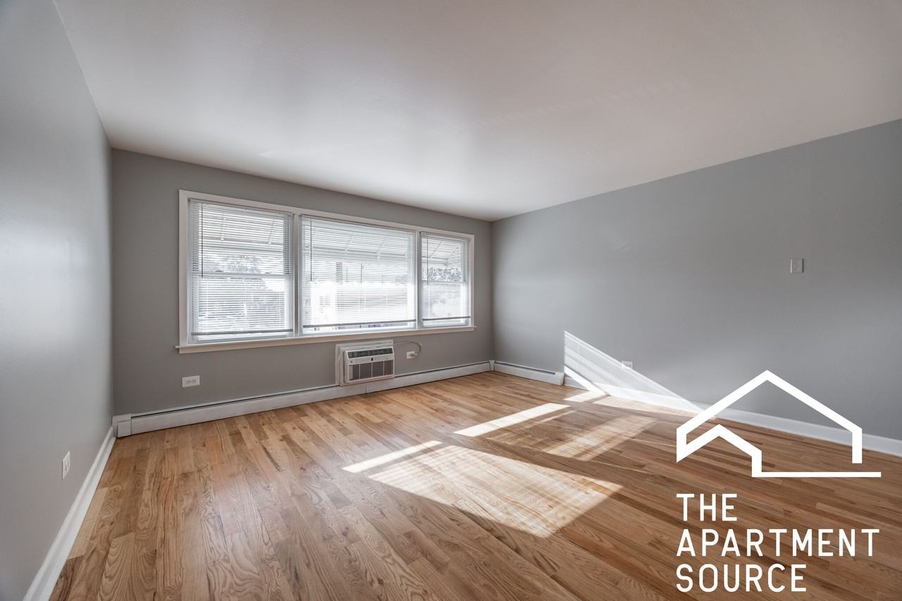 6257 North Milwaukee Avenue #201 - Photo 2 of 11