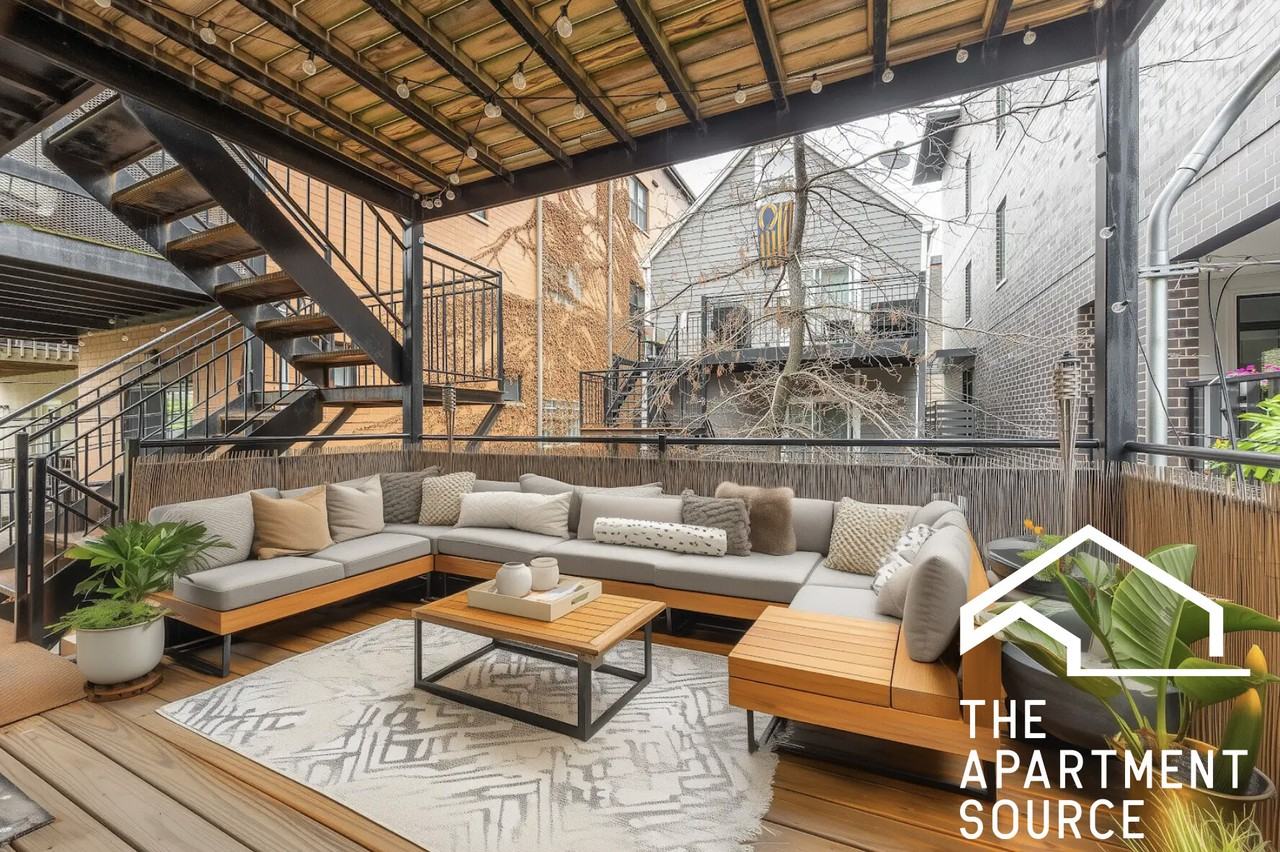 1337 W Walton St #1R - Photo 6 of 17