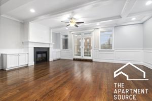 featured image of 1324 W Grand Ave #2E