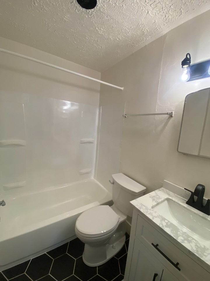 120 Bellerive Blvd #A - Photo 6 of 6