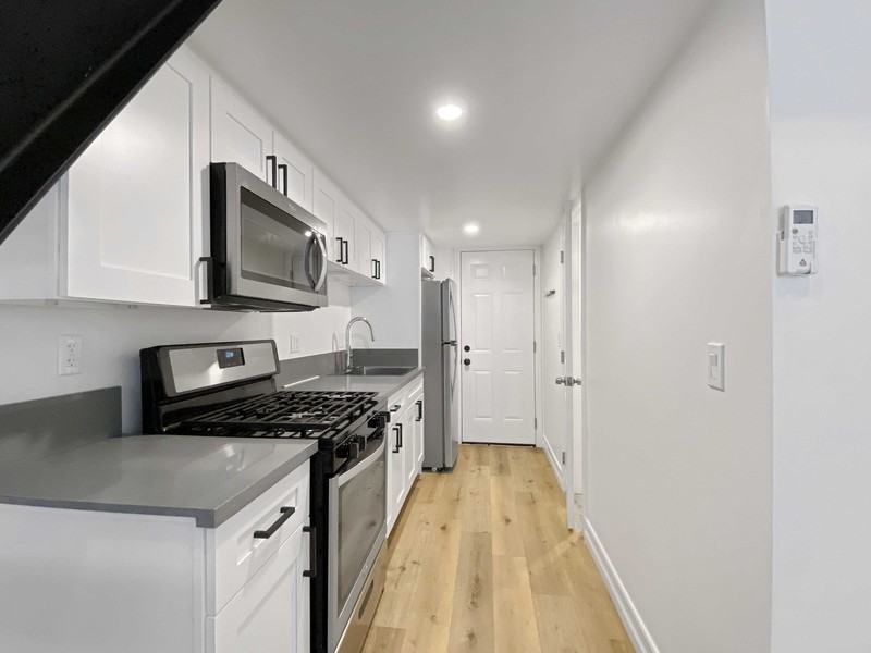 3009 Vancouver Ave - Photo 3 of 11