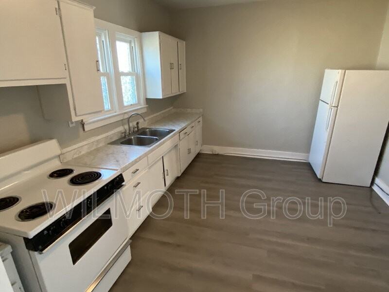 510 W 5th St - Photo 5 of 16