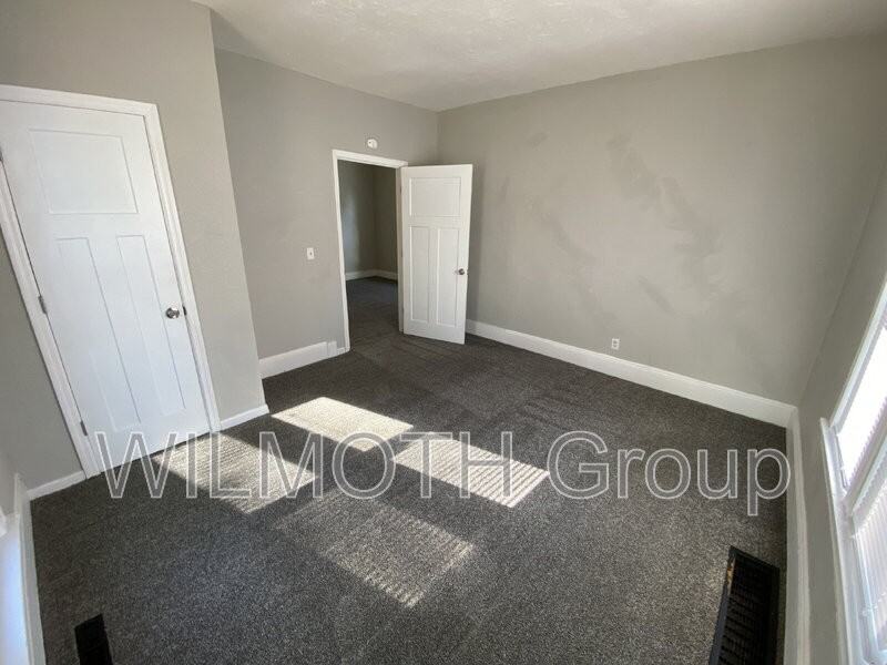 510 W 5th St - Photo 7 of 16