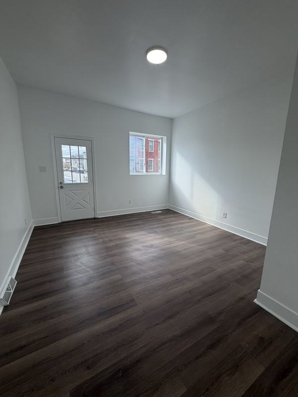 121 44th St - Photo 3 of 8