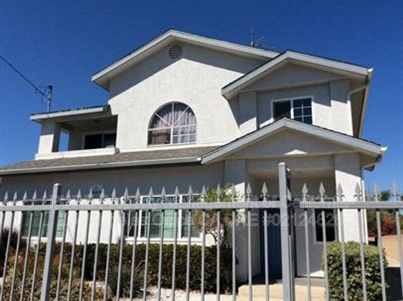 1639 W 205th St #1 - Photo 4 of 7