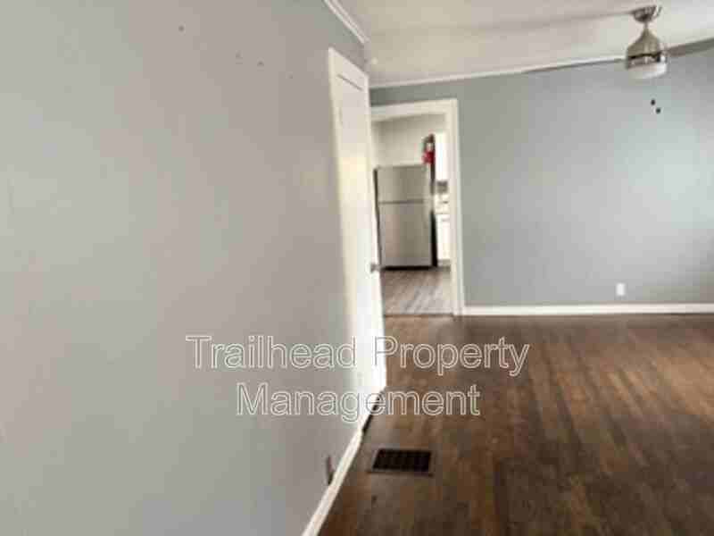 2911 Ne Walnut Rd - Photo 2 of 21