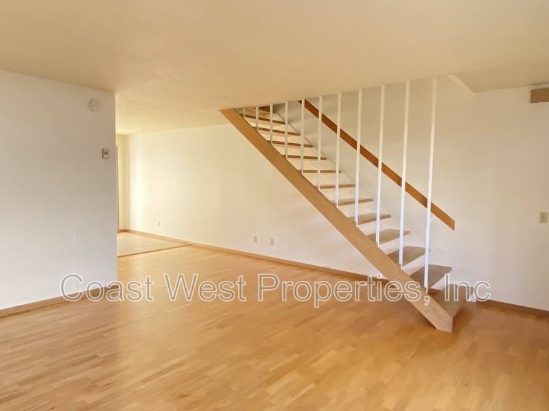 1280 Goshen St - Photo 2 of 18