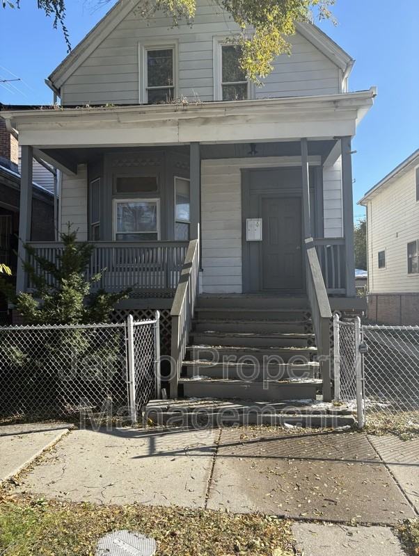 7111 S Greenwood Ave #2