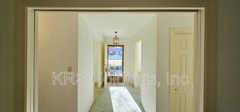 1029 Dulcie Ave - Photo 5 of 33