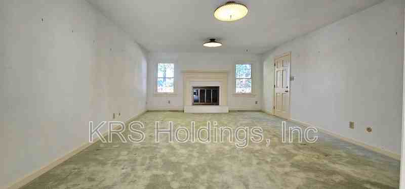 1029 Dulcie Ave - Photo 6 of 33