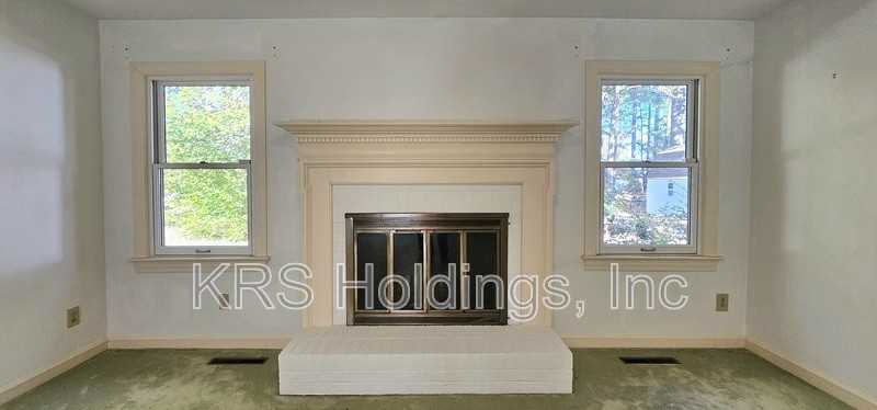 1029 Dulcie Ave - Photo 7 of 33