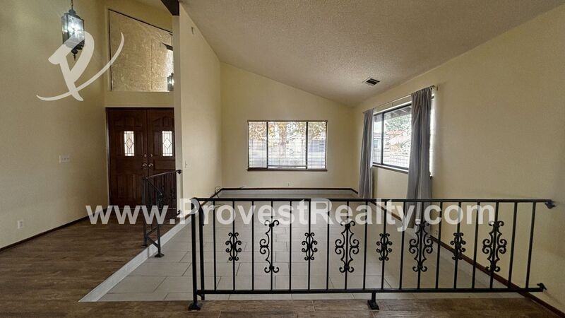 12845 Amberwood Lane - Photo 7 of 31