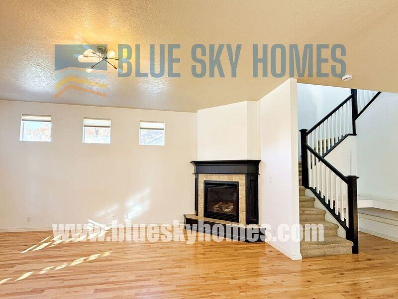 988 East Washakie Street - Photo 2 of 18