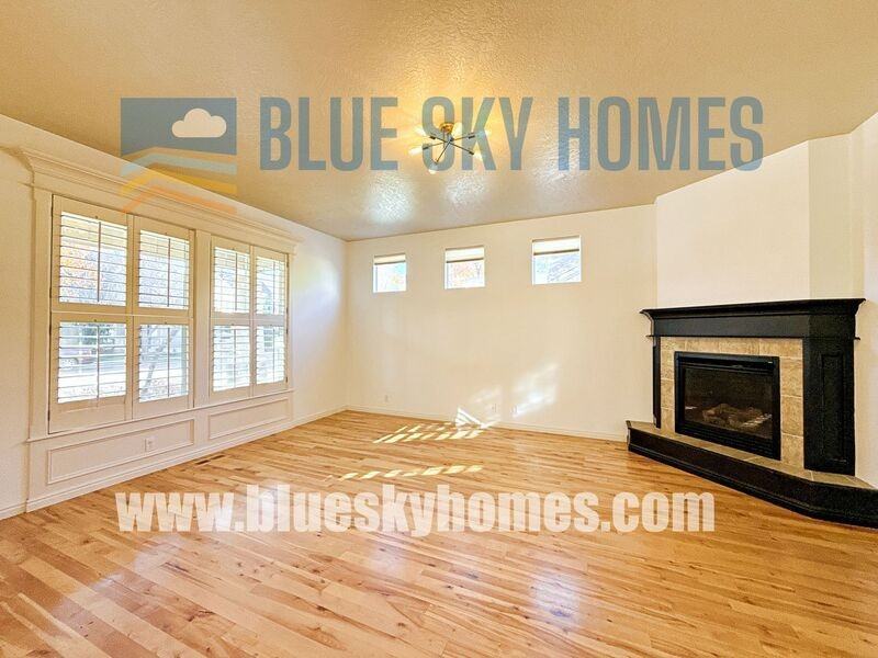 988 East Washakie Street - Photo 3 of 18