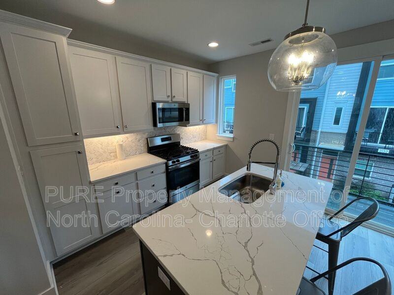 2128 Electric Ln - Photo 5 of 30