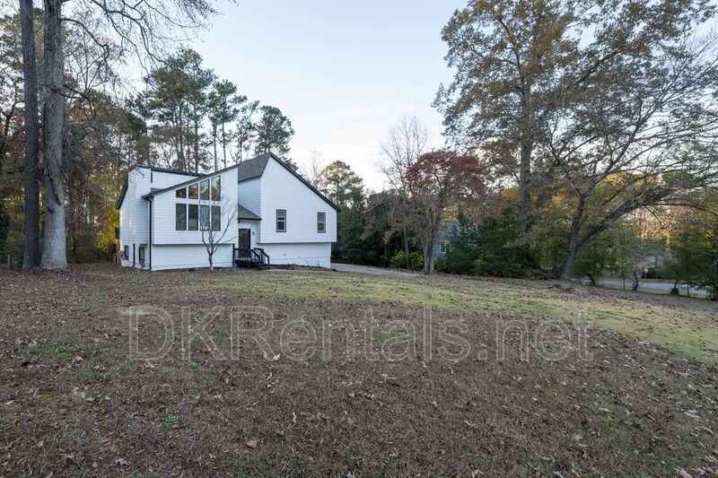 237 Park Ave - Photo 3 of 32