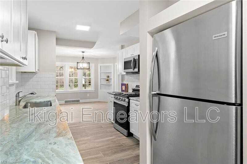 3613 Cummings Road - Photo 4 of 34