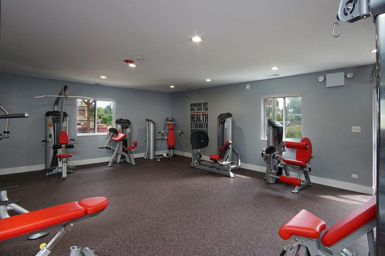 1637 Westminster Dr #112