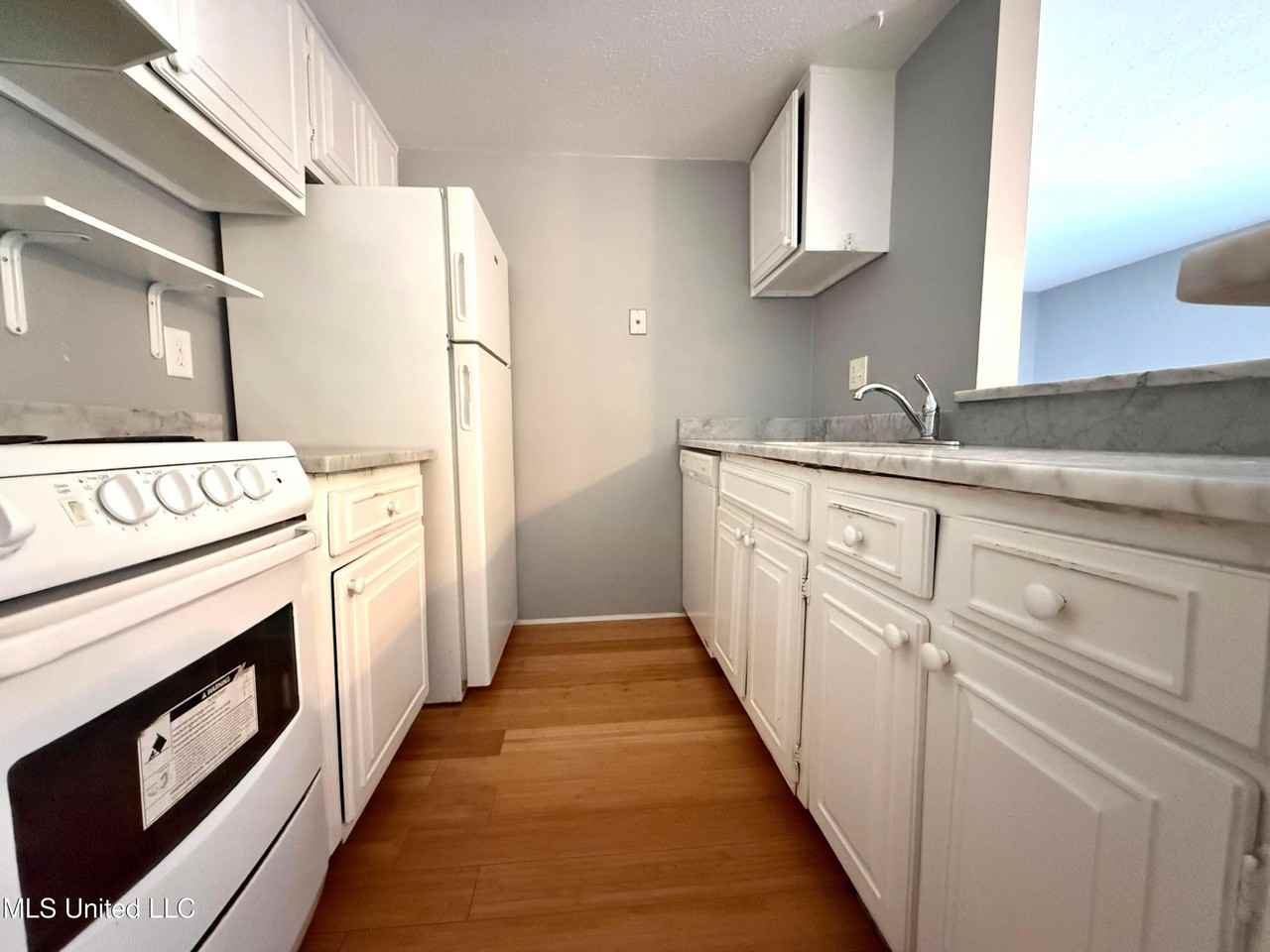 229 Molokai Vlg - Photo 5 of 9