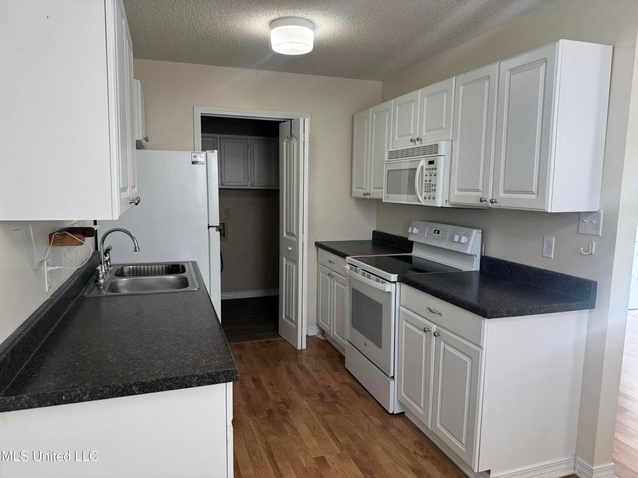 1707 Mclaurin St - Photo 2 of 19