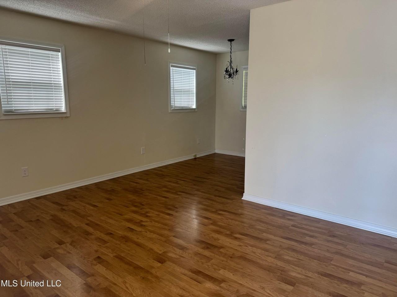 1707 Mclaurin St - Photo 3 of 19