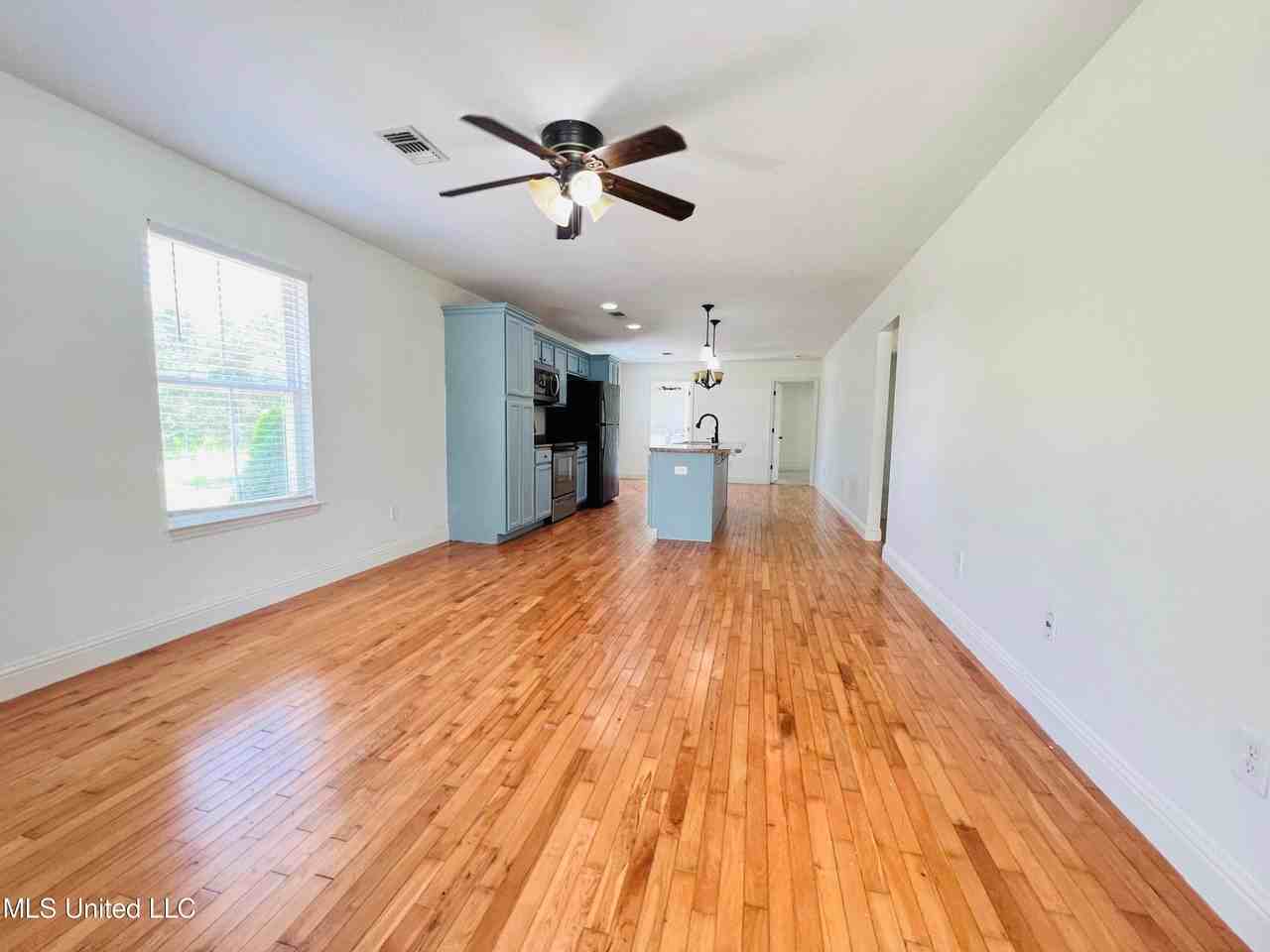 205 Jeff Davis Ave - Photo 3 of 17