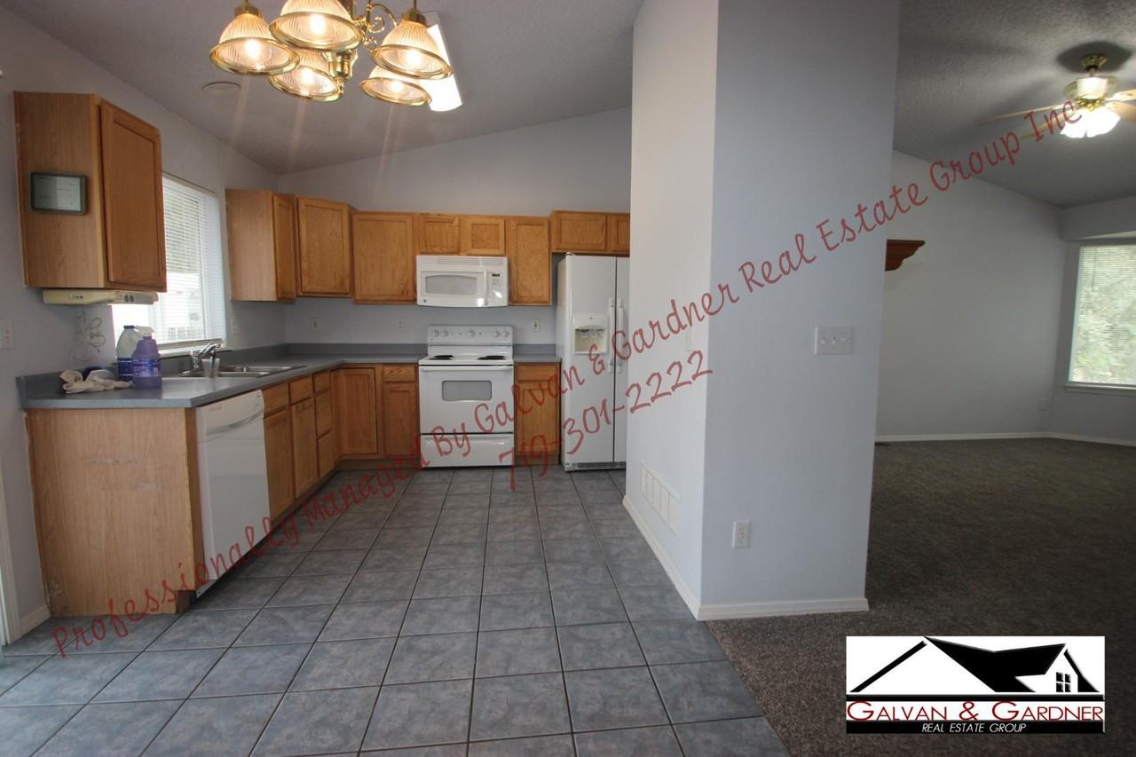 9380 Berrey Ln - Photo 3 of 18