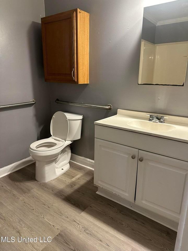 9101 Travis Ave - Photo 7 of 8