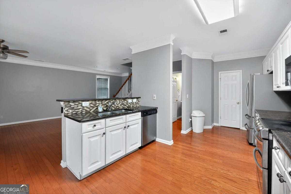 605 Lofty Ln Sw - Photo 3 of 21