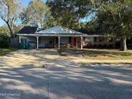 featured image of 2507 Middlecoff Dr