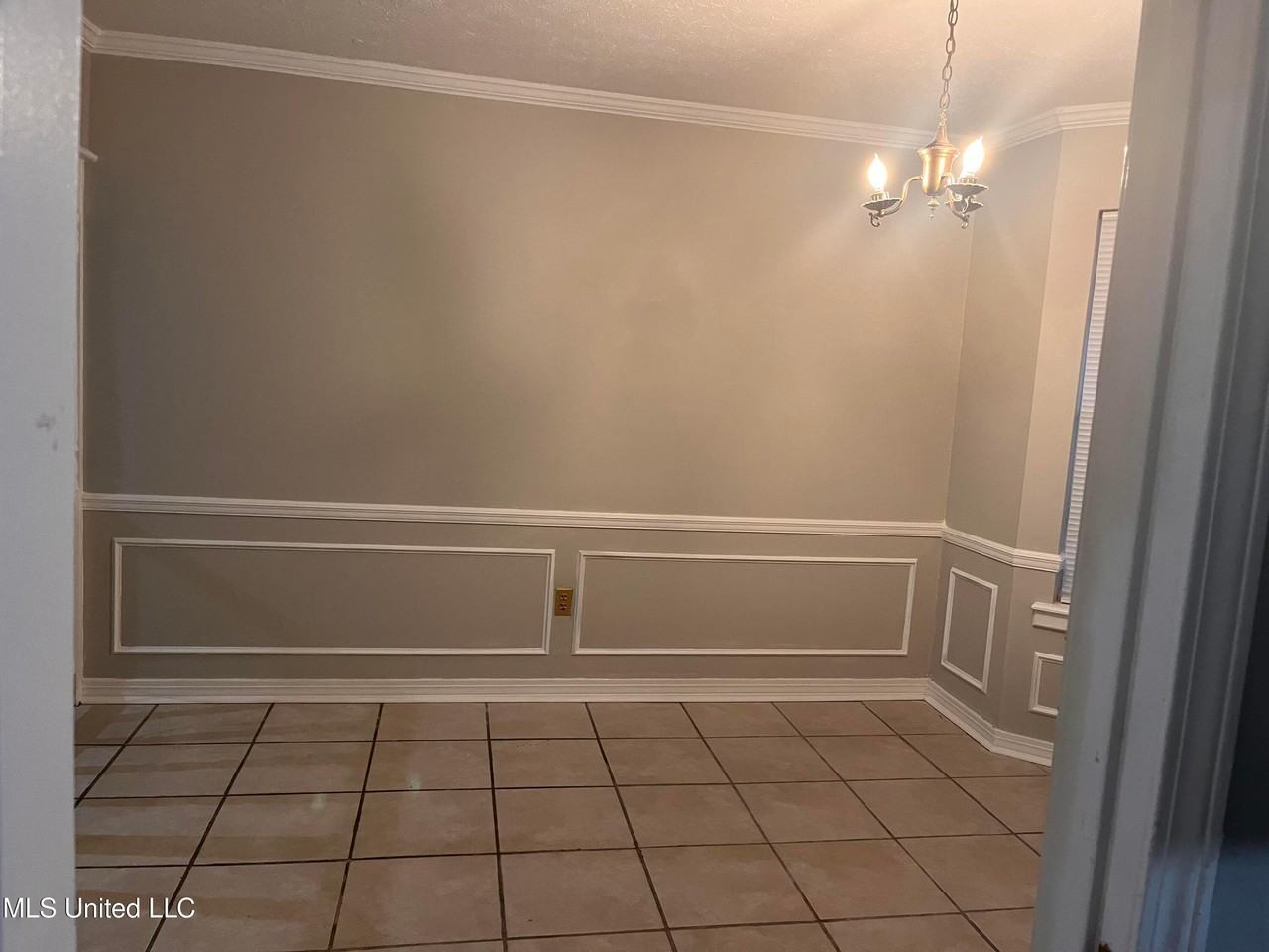 1301 Jamestown Way - Photo 3 of 21