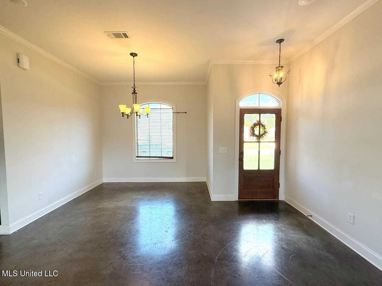 121 Rotherfield Pl - Photo 2 of 13