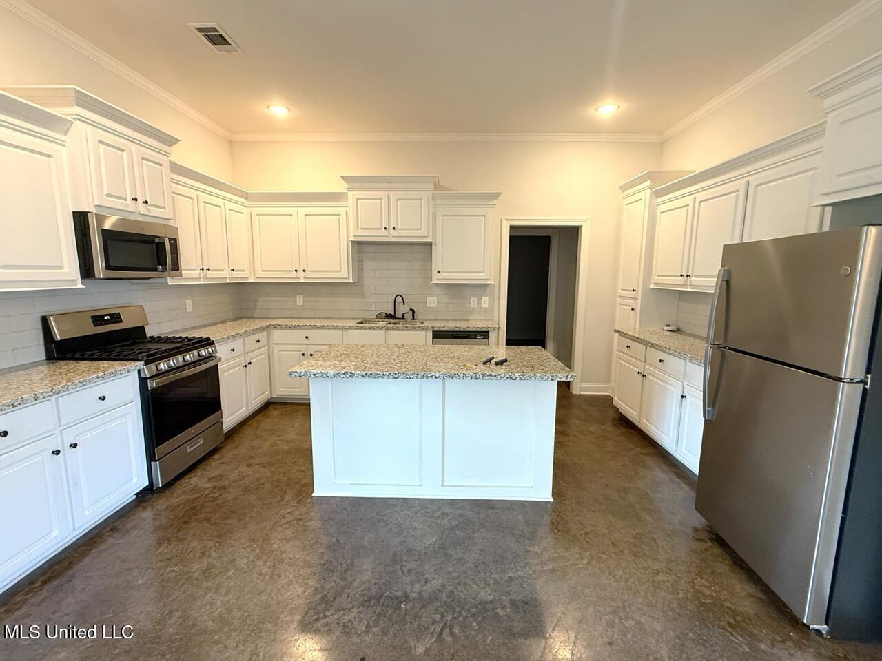 121 Rotherfield Pl - Photo 3 of 13