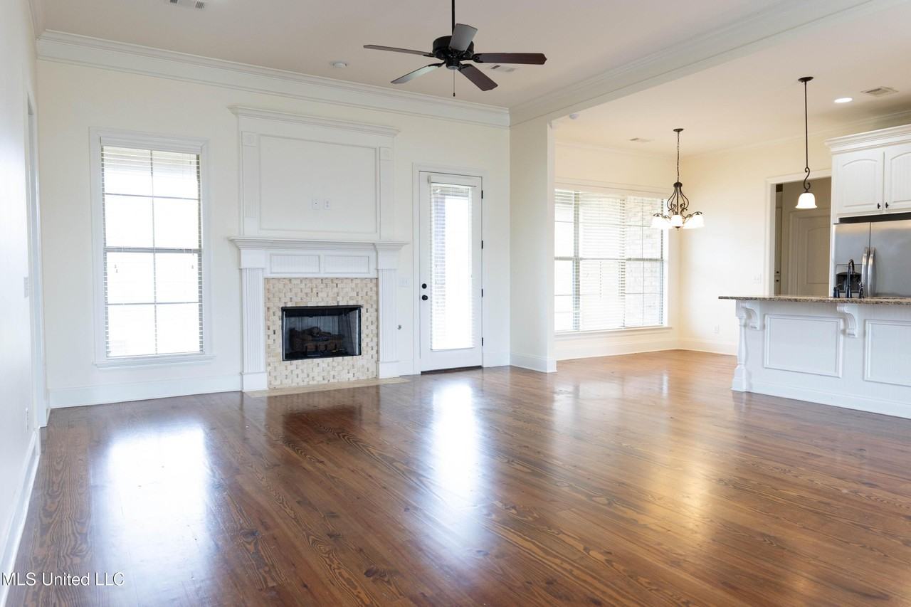 116 Essen Ln - Photo 6 of 46